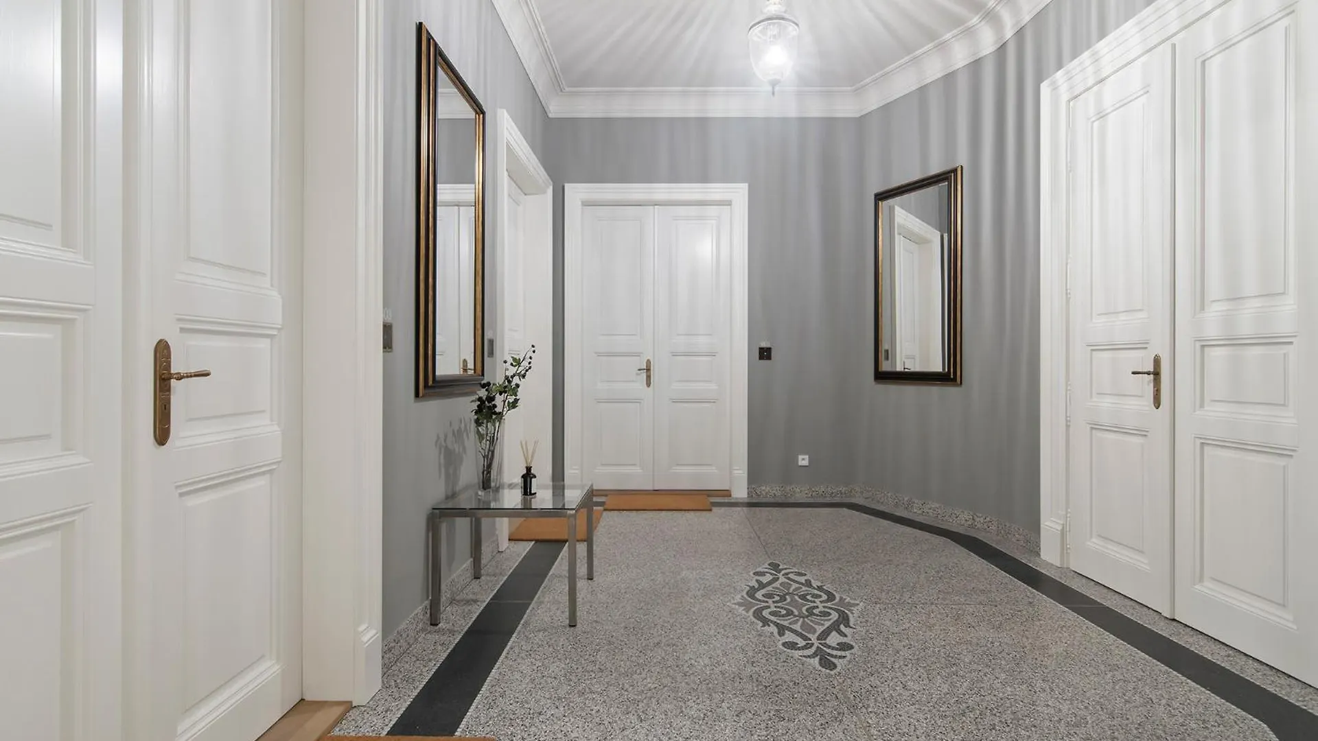 Vodickova Luxury Suites Prag 0*,