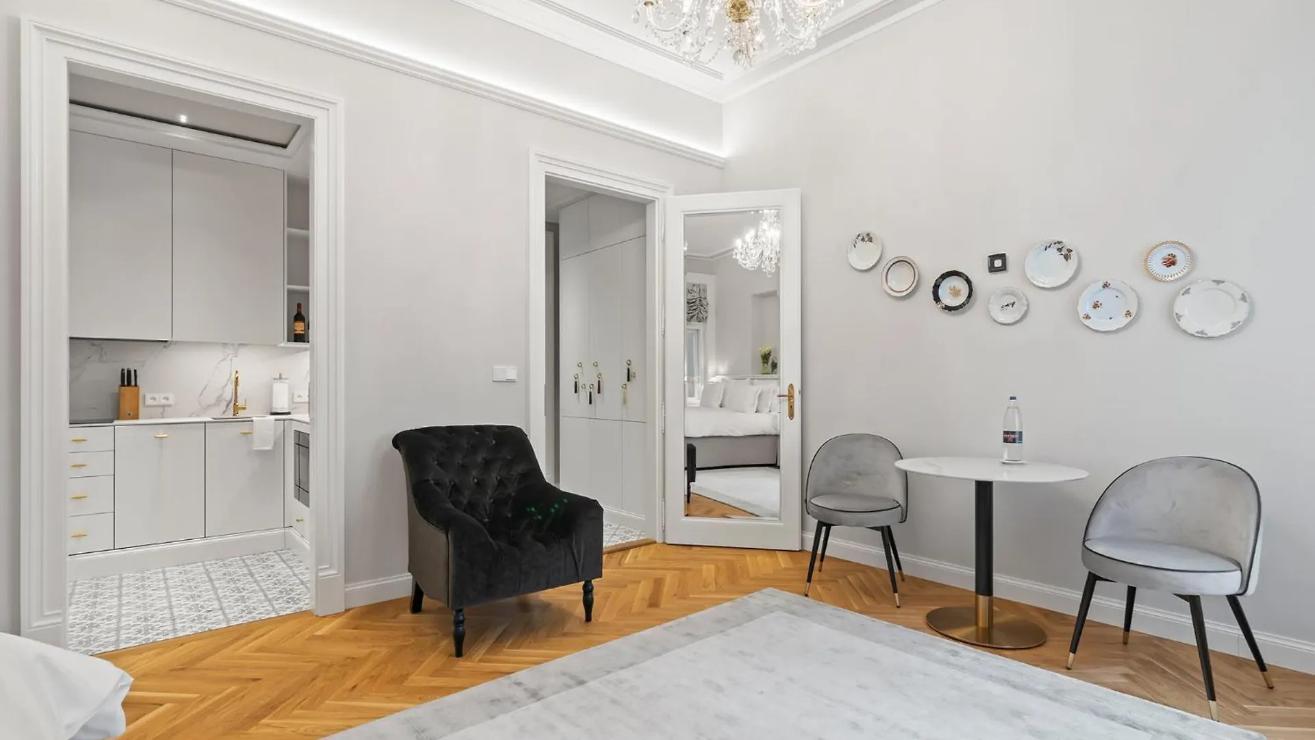 Vodickova Luxury Suites Prague Apartment